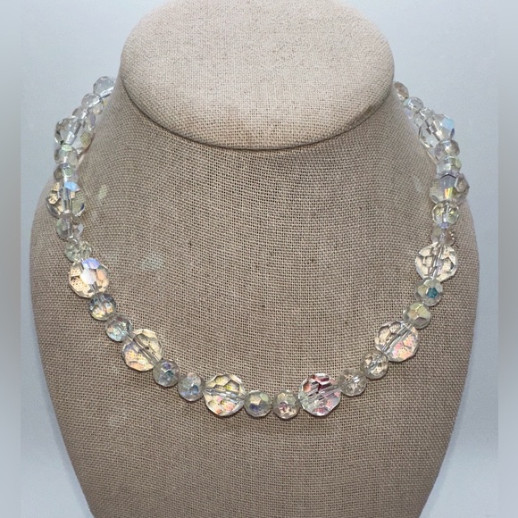 Handcrafted from vintage glass aurora borealis beaded necklace - Picture 5 of 7